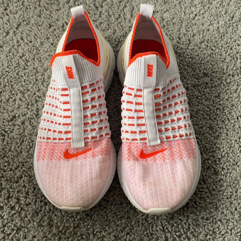 Nike tennis shoes